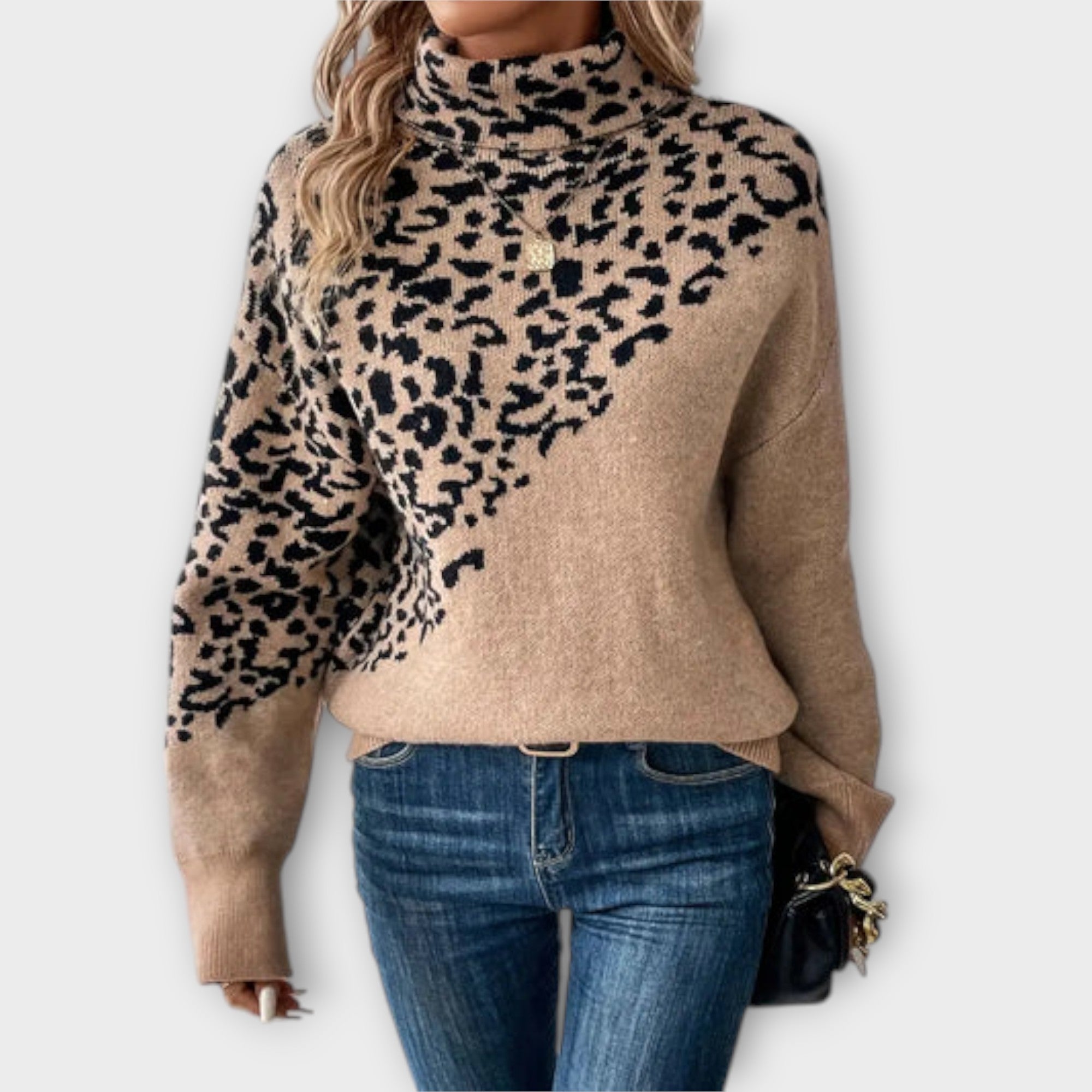 Zoila – Knitted Sweater with Leopard Print